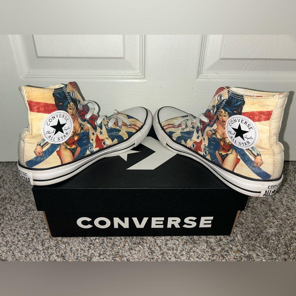 Converse Women's High-Top Sneakers - Multicolor Wonder Design - Picture 2 of 8
